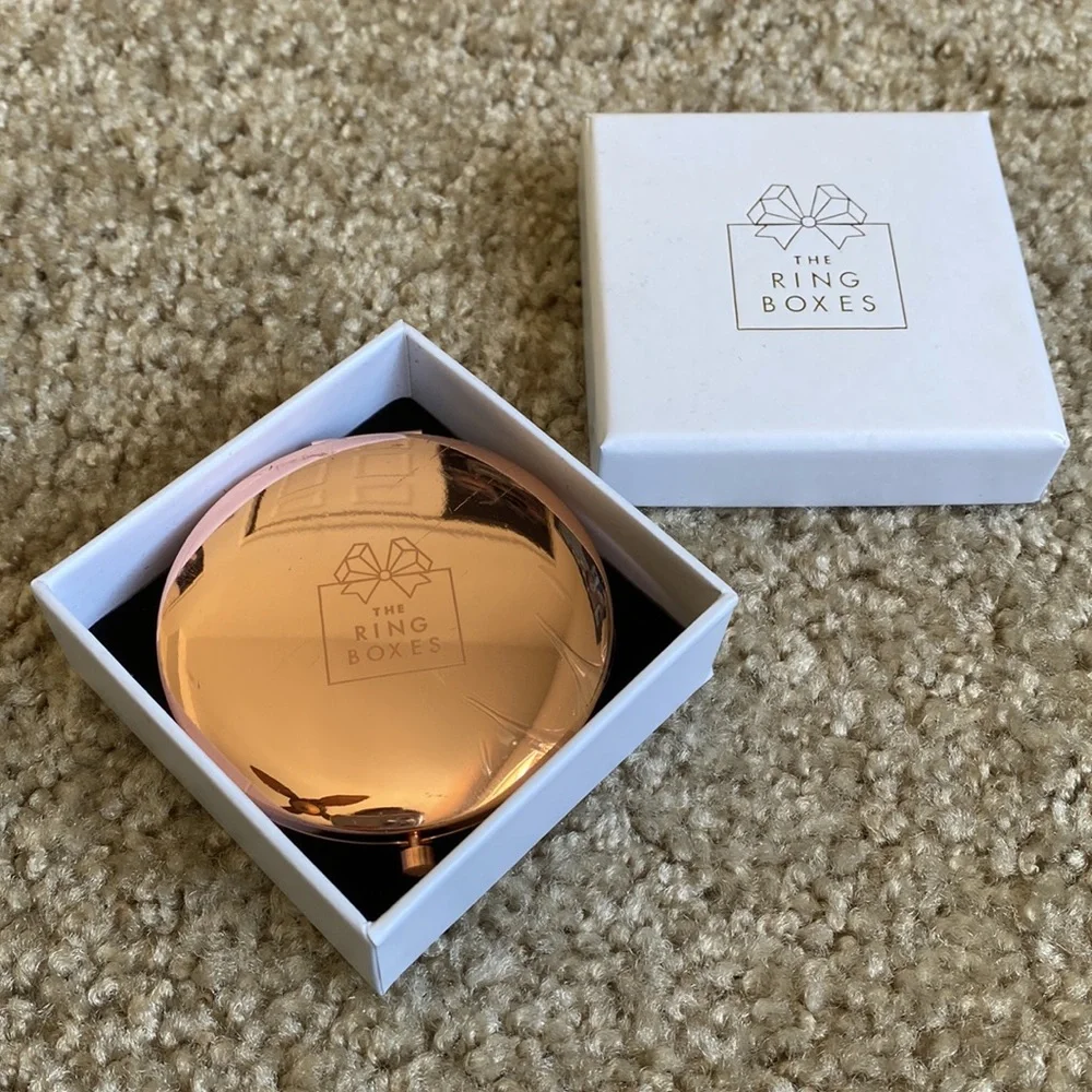 Compact Mirror - Picture 5 of 6
